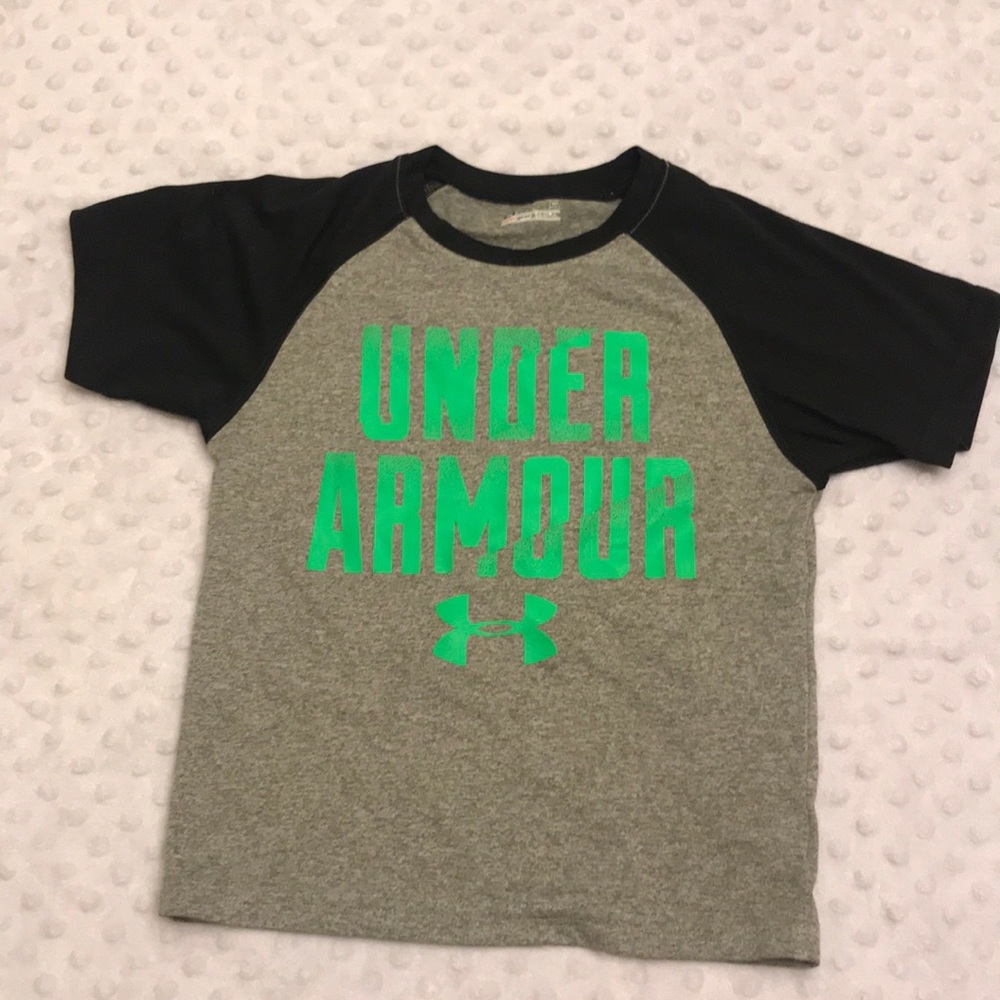 Boy’s Under Armour heatgear shirt